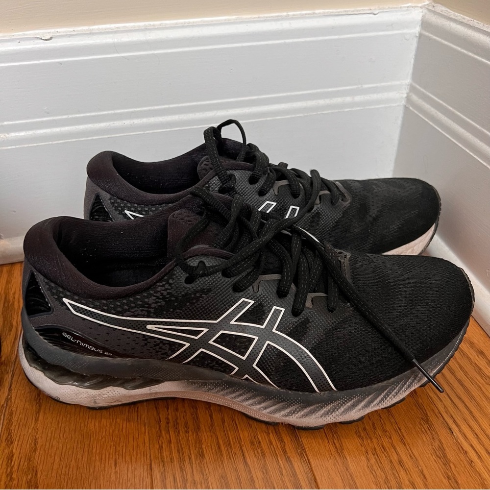 ASICS GEL-NIMBUS 23 size 8 women Black running shoe